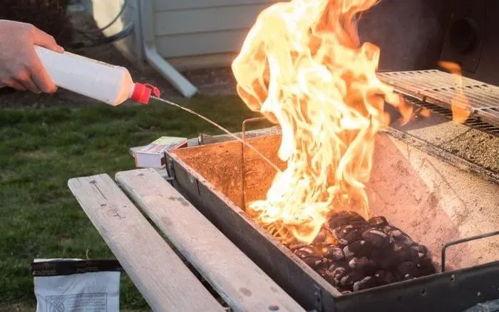 How To Put Out A Charcoal Grill Quickly?